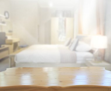 Masa üstü ve bulanıklık arka planda yatak odası