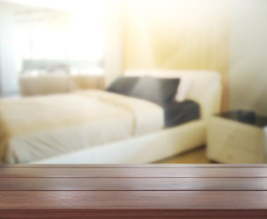 Masa üstü ve bulanıklık arka planda yatak odası
