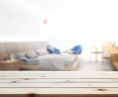 Masa üstü ve bulanıklık arka planda yatak odası