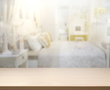 Masa üstü ve bulanıklık arka planda yatak odası