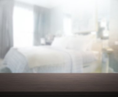 Masa üstü ve bulanıklık arka planda yatak odası
