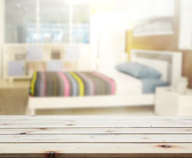 Masa üstü ve bulanıklık arka planda yatak odası