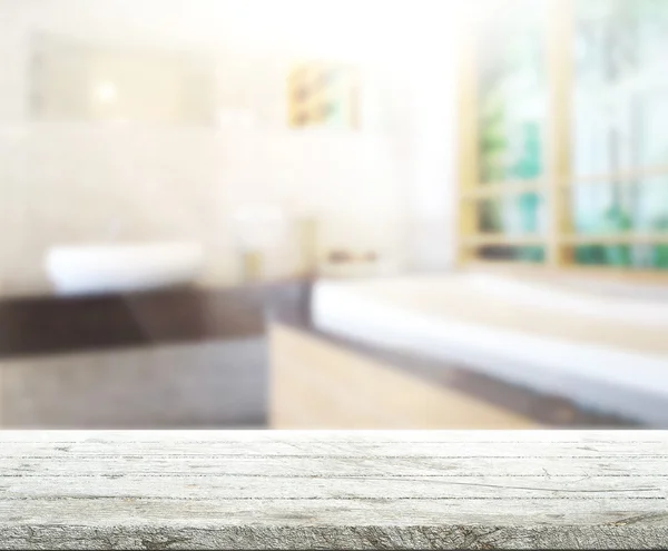 Table Top et salle de bain flou de fond — Photo