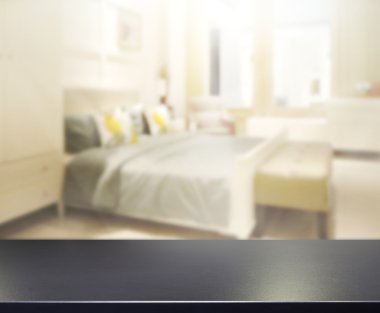 Masa üstü ve bulanıklık arka planda yatak odası