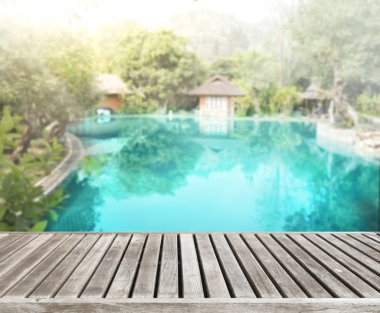 ahşap masa artalanını üst ve Havuzu