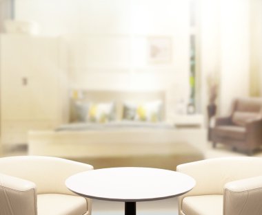 Masa üstü ve bulanıklık arka planda yatak odası