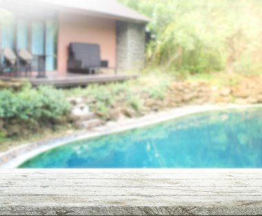 ahşap masa artalanını üst ve Havuzu