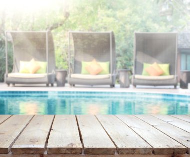 ahşap masa artalanını üst ve Havuzu