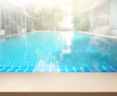 ahşap masa artalanını üst ve Havuzu