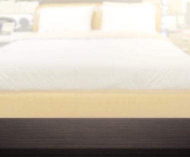 Masa üstü ve bulanıklık arka planda yatak odası