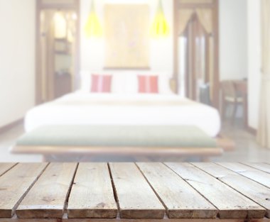 Masa üstü ve bulanıklık arka planda yatak odası