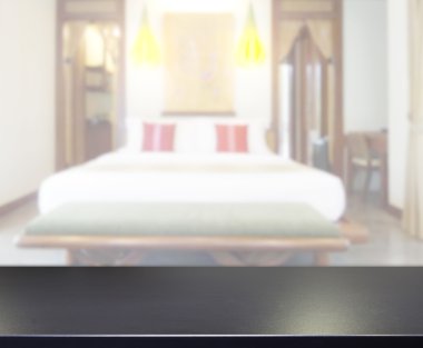 Masa üstü ve bulanıklık arka planda yatak odası