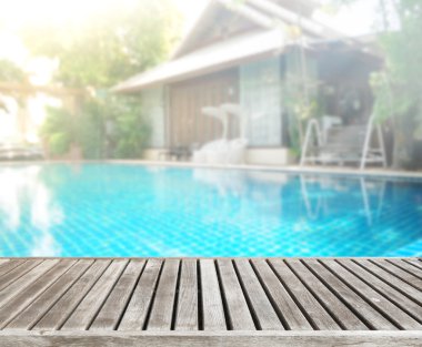 ahşap masa artalanını üst ve Havuzu