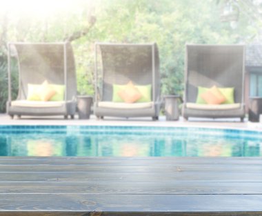 ahşap masa artalanını üst ve Havuzu