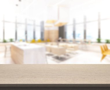 Arka plandaki masa üstü ve bulanık restoran