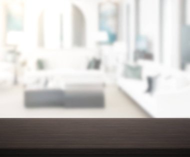 Arka planın Masa Üstü ve Bulanık Oturma Odası