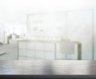 Bulanıklık arka planda Office ahşap masa