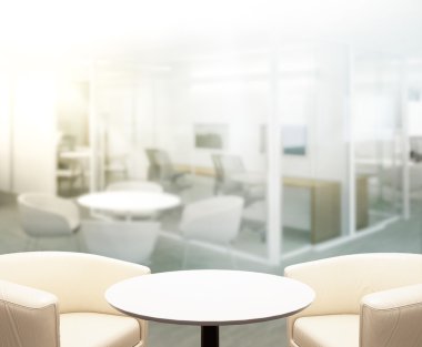 Bulanıklık arka planda Office ahşap masa