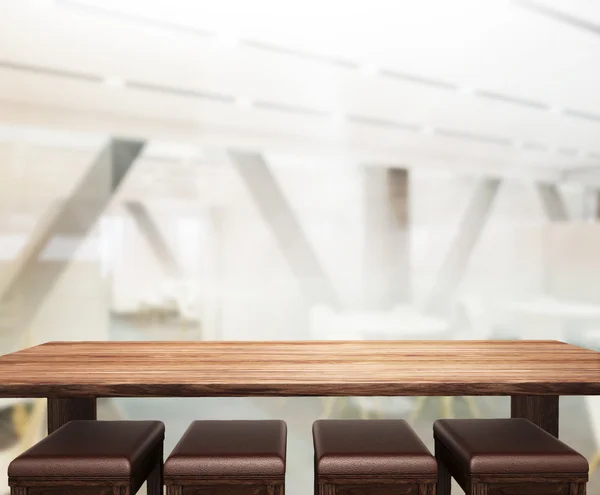 テーブル トップと背景のぼかしオフィス — ストック写真