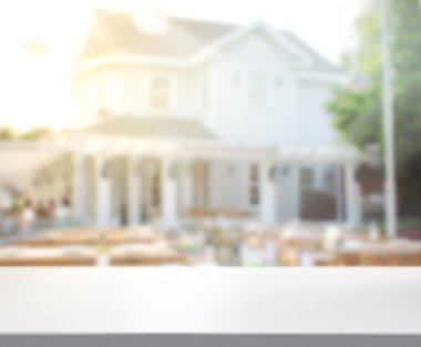 Masa üstü ve Blur Binası arka plan