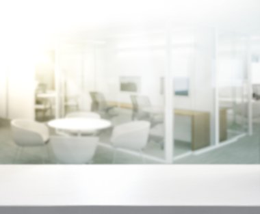 Bulanıklık arka planda Office ahşap masa