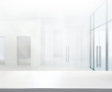 Bulanıklık arka planda Office ahşap masa