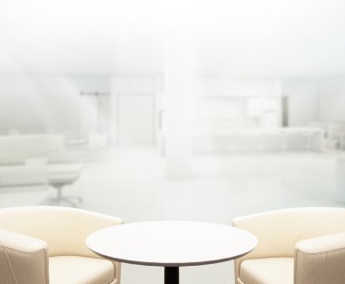 Bulanıklık arka planda Office ahşap masa