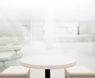 Bulanıklık arka planda Office ahşap masa