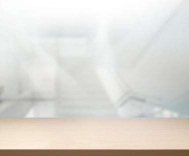 Bulanıklık arka planda Office ahşap masa
