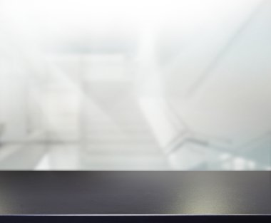 Bulanıklık arka planda Office ahşap masa