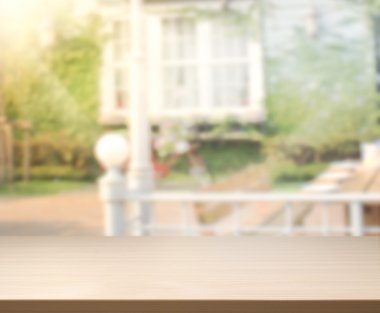 Masa üstü ve Blur Binası arka plan