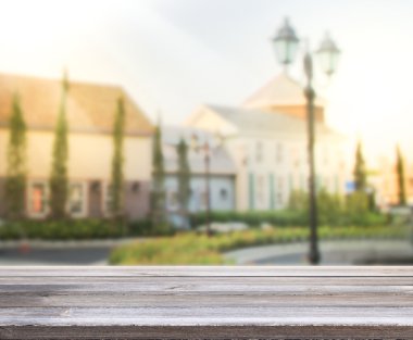 Masa üstü ve Blur Binası arka plan