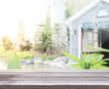 Masa üstü ve Blur Binası arka plan