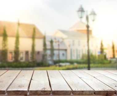 Masa üstü ve Blur Binası arka plan