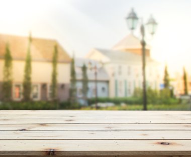 Masa üstü ve Blur Binası arka plan