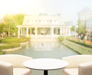 Masa üstü ve Blur Binası arka plan