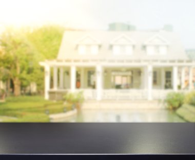 Masa üstü ve Blur Binası arka plan