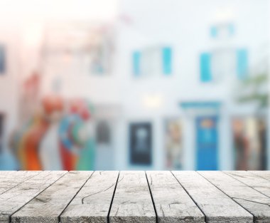 Masa üstü ve Blur Binası arka plan