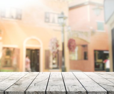 Masa üstü ve Blur Binası arka plan