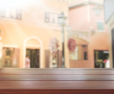 Masa üstü ve Blur Binası arka plan