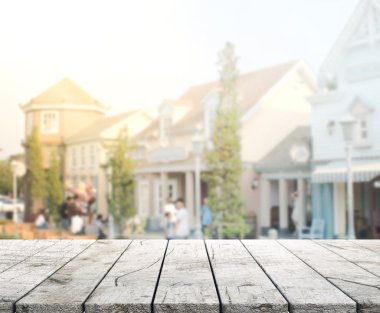 Masa üstü ve Blur Binası arka plan