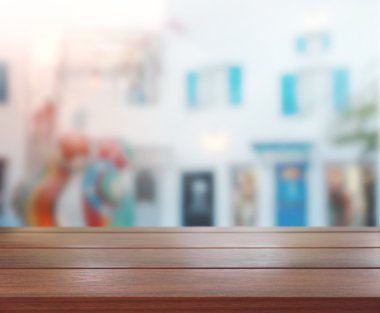 Masa üstü ve Blur Binası arka plan