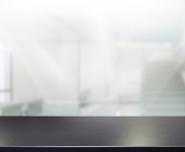 Bulanıklık arka planda Office ahşap masa