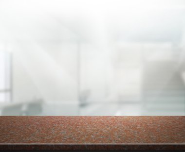 Bulanıklık arka planda Office ahşap masa