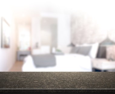 Masa üstü ve bulanıklık arka planda yatak odası