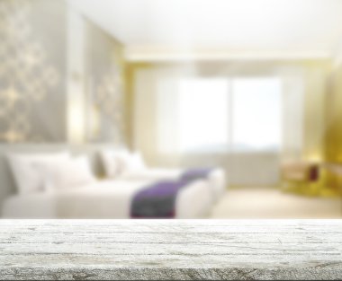 Masa üstü ve bulanıklık arka planda yatak odası