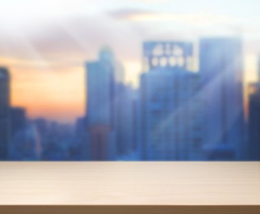 Masa üstü ve Blur Binası arka plan