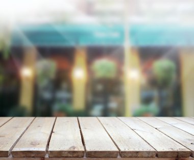 Masa üstü ve Blur Binası arka plan