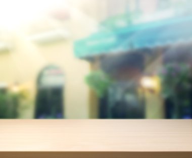 Masa üstü ve Blur Binası arka plan