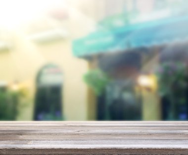 Masa üstü ve Blur Binası arka plan